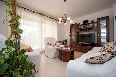 Apartment (A1) | Living room