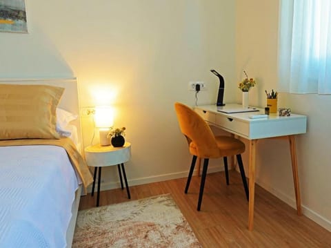 Apartment (A1) | In-room safe, iron/ironing board, free WiFi