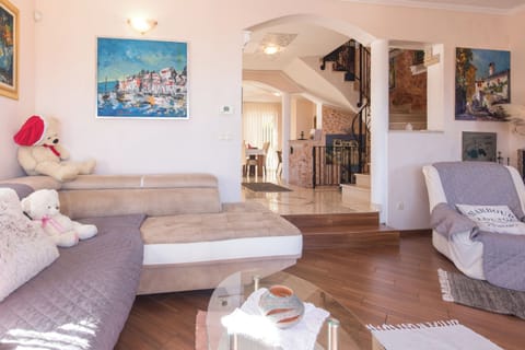 Villa | Living room | Fireplace