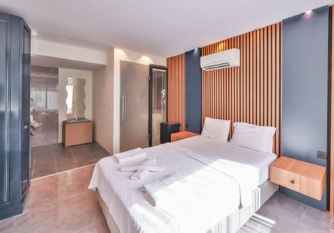 Deluxe Double Room, City View | Free WiFi, bed sheets