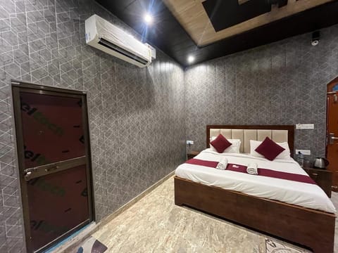 Deluxe Double Room, City View | Free WiFi