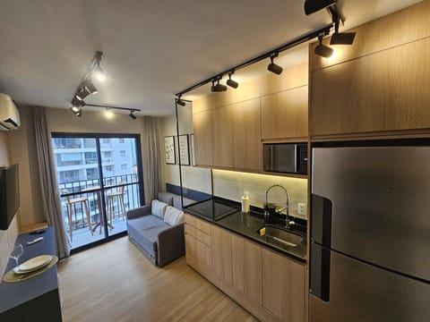 Sala, Mesa de Jantar, Mesa de Trabalho, Varanda, Cozinha