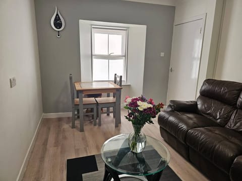 Apartment, 1 Bedroom | Living room