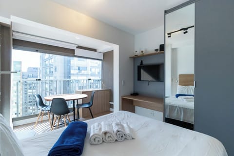 Deluxe Apartment, City View | Blackout drapes, soundproofing, iron/ironing board, free WiFi