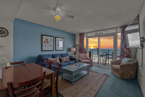 Modern, Spacious and Tastefully Furnished 