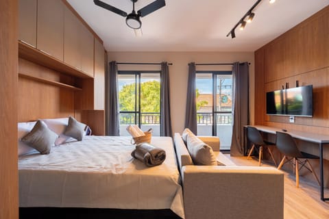 Basic Studio, City View | Blackout drapes, free WiFi