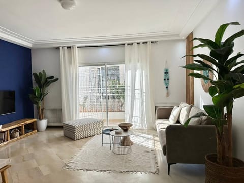 Apartment, 2 Bedrooms, Balcony | Living room