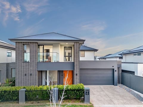 Stunning double-storey home with balcony & double garage