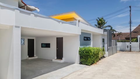 NEW Bamboo Villa 3 Bed 5 Minutes To Nai Harn Beach (9961)