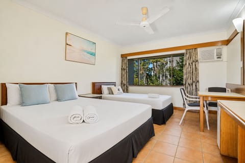 Twin Room | Iron/ironing board, free WiFi