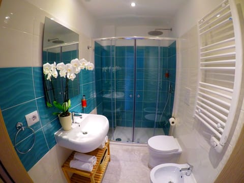 Comfort Double Room, City View | Bathroom | Shower, hair dryer, towels, soap