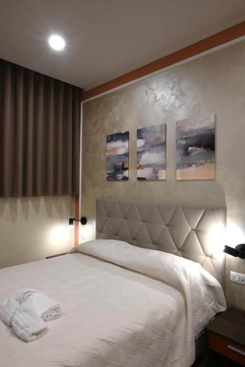 Classic Triple Room, Mobility Accessible, Non Smoking | In-room safe, blackout drapes, iron/ironing board, free WiFi