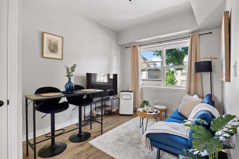 Livingroom Unit 1