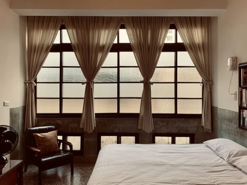 Classic Double Room | Desk, blackout drapes, soundproofing, free WiFi