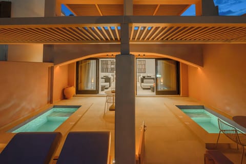 Deluxe Suite with Sunrise View and Hot Tub | Terrace/patio