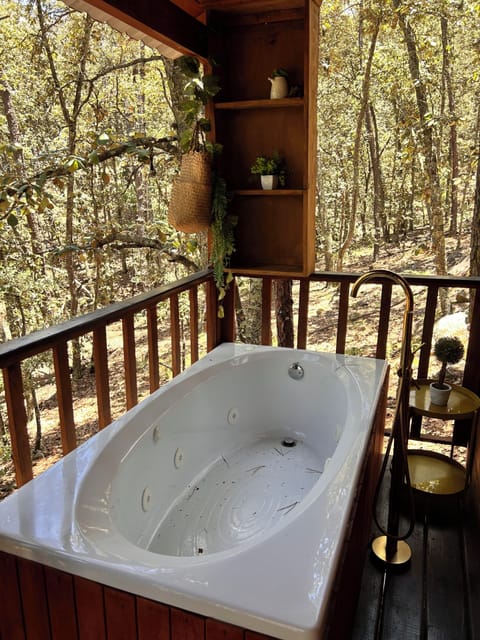Classic Room, Garden View | Private spa tub