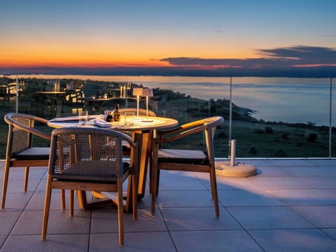 Apartment, Balcony, Coast, Hotel, Resort, Seaside Resort, Resort Town, Bay, Penthouse Apartment