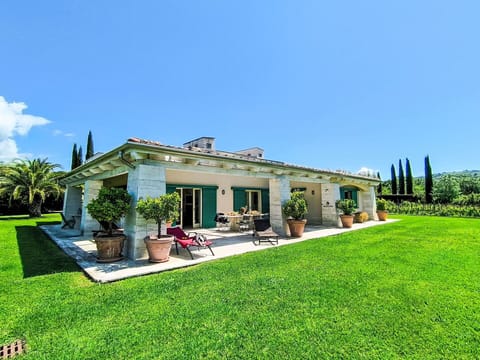 Roof, Home, House, Residential Area, Estate, Cottage, Farmhouse, Door, Garden, Shade