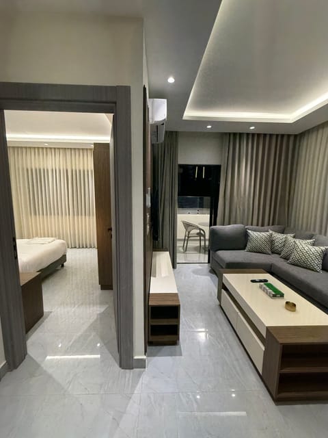 Apartment, 1 Bedroom, Accessible, Smoking | Living room
