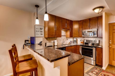 Condo, Multiple Beds (Vail Trails East 5B, 1BD Condo on Eas) | Private kitchen
