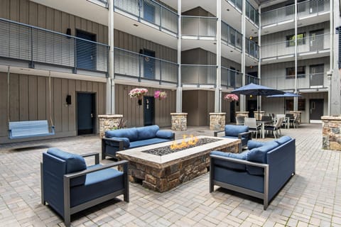 Condo, 1 King Bed with Sofa bed (Westwind 203 1BD Platinum Condo in Li) | Outdoor dining