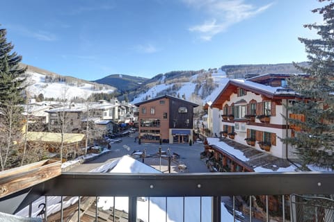 Condo, Multiple Beds (Creekside Penthouse, 3BD + Loft in Va) | Property grounds