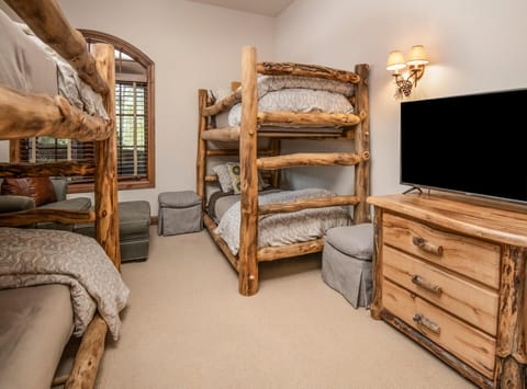 House, Multiple Beds (796A Potato Patch - 4BD Private Home ) | 4 bedrooms
