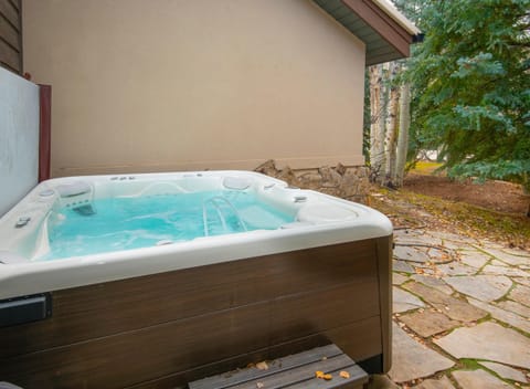 House, Multiple Beds (4BD Private Arrowhead Home on Golf Co) | Outdoor spa tub