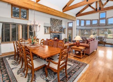 House, Multiple Beds (4BD Private Arrowhead Home on Golf Co) | Dining