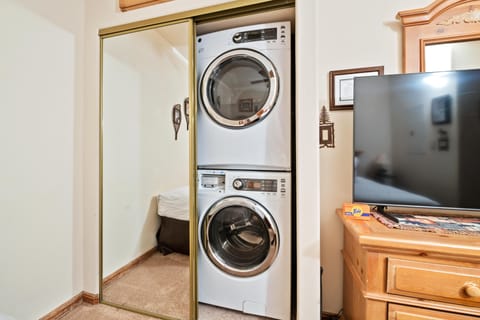 Condo, 1 King Bed (Borders Lodge L109 2BD Beaver Creek S) | Interior