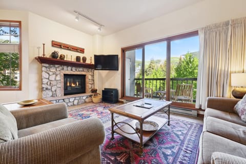 Condo, 1 King Bed (Borders Lodge L114 2BD Beaver Creek S) | Living area