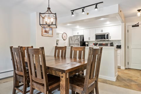 Condo, Multiple Beds (Borders Lodge L202 2BD Beaver Creek S) | Dining