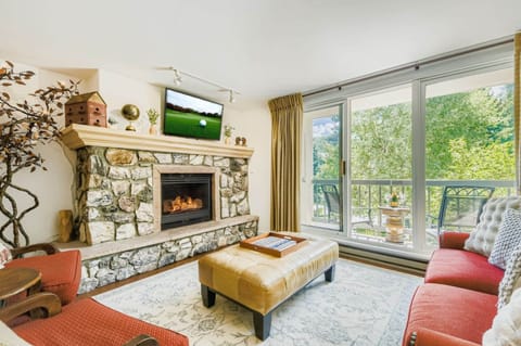 Condo, 1 King Bed (Borders Lodge L204 2BD Beaver Creek S) | Living area