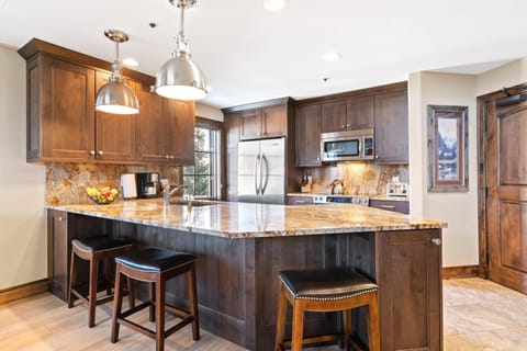 Condo, Multiple Beds (Borders Lodge L213 3BD Beaver Creek S) | Private kitchen