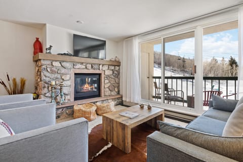 Condo, Multiple Beds (Borders Lodge L305 2BD Beaver Creek S) | Living area