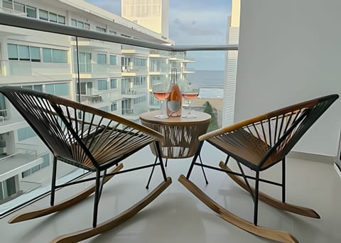 Apartment | Outdoor dining