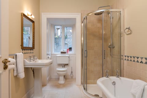 Suite, Private Bathroom (Thornhill) | Bathroom