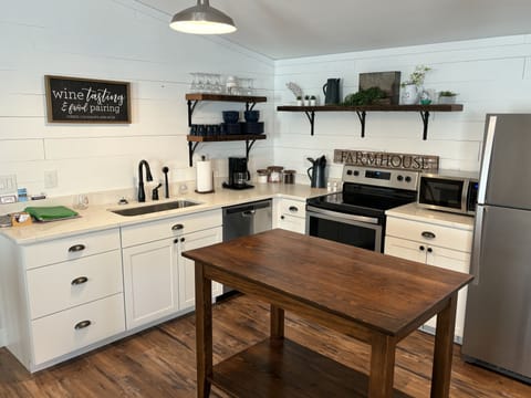 Hermann Hen House | Private kitchen | Fridge, microwave, coffee/tea maker