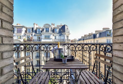 Classic room with Balcony  | City view