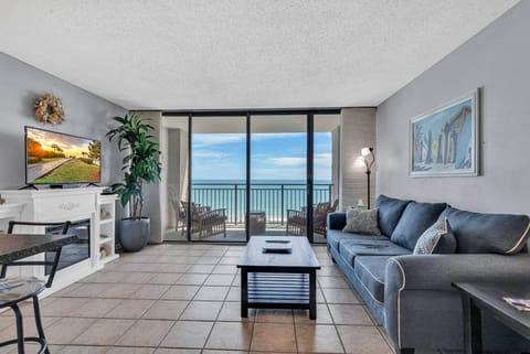 Signature Condo, 1 Bedroom, Ocean View, Oceanfront | Living room | 55-inch Smart TV with digital channels