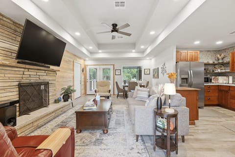 House, 3 Bedrooms | Living area | Smart TV, streaming services