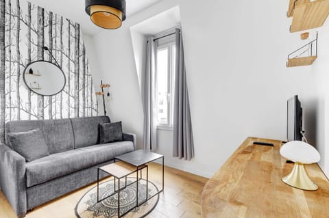 Bienvenu dans notre salon composé d'un canapé convertible confortable et d'une TV avec accès à Netflix