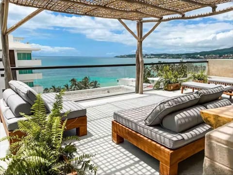 Comfort Apartment, Balcony, Beach View | Property grounds
