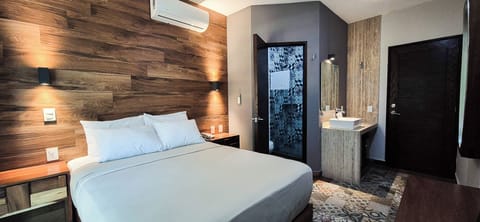Comfort Room, City View | In-room safe, individually decorated, individually furnished