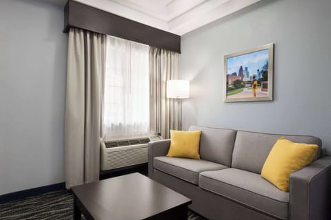 Egyptian cotton sheets, premium bedding, down comforters, pillowtop beds