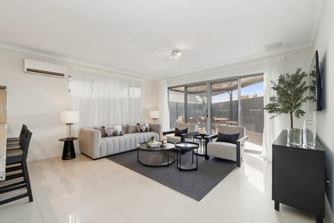 Living Area (2)