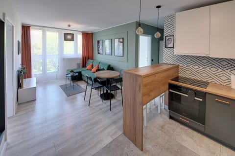 Apartment, Balcony | Living room