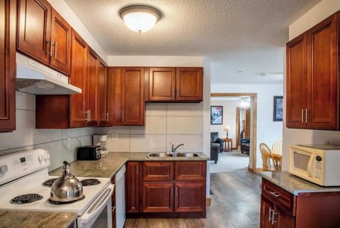 Renovated, well equipped kitchen 
