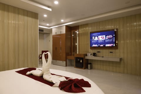 Luxury Suite, City View | Free WiFi