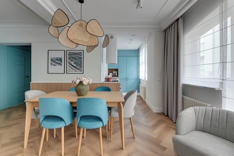 Deluxe Apartment, Balcony, Courtyard View | Dining